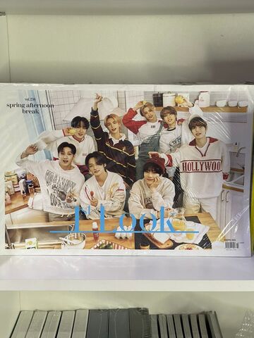 Журнал Stray Kids 1st look