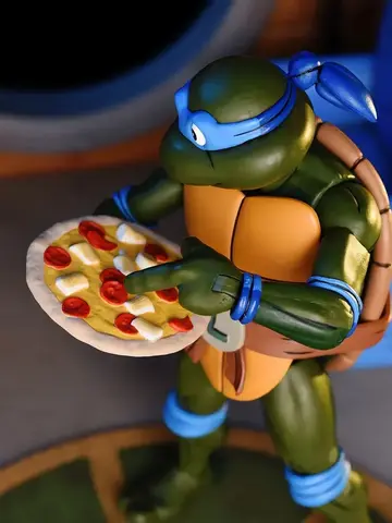 Фигурка Леонардо Черепашки Ниндзя Pizza Club