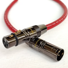 DAXX R389 Балансный 1XLR-1XLR кабель (папа-мама) из посеребренной бескислородной меди. D=9mm (1шт.)