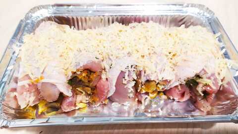 Рулетики из куриного бедра с грибами