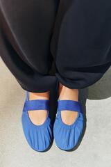 ZARA СПОРТИВНЫЕ БАЛЕТКИ С ЭЛАСТИЧНЫМ РЕМЕШКОМ, СИНИЙ