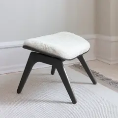 Табуретка для ног The Reader Ottoman, черный дуб