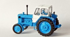Tractor YuMZ-6A blue-white 1:43 Hachette #37