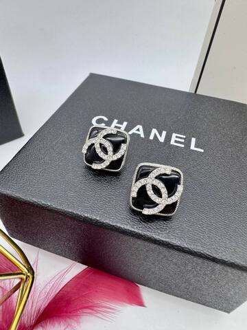 Серьги в форме квадрата style by CHANEL черная эмаль