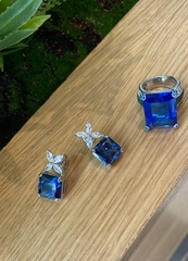 sergi-iz-serebra-925-proby-s-sapfirovym-kub-cirkonom