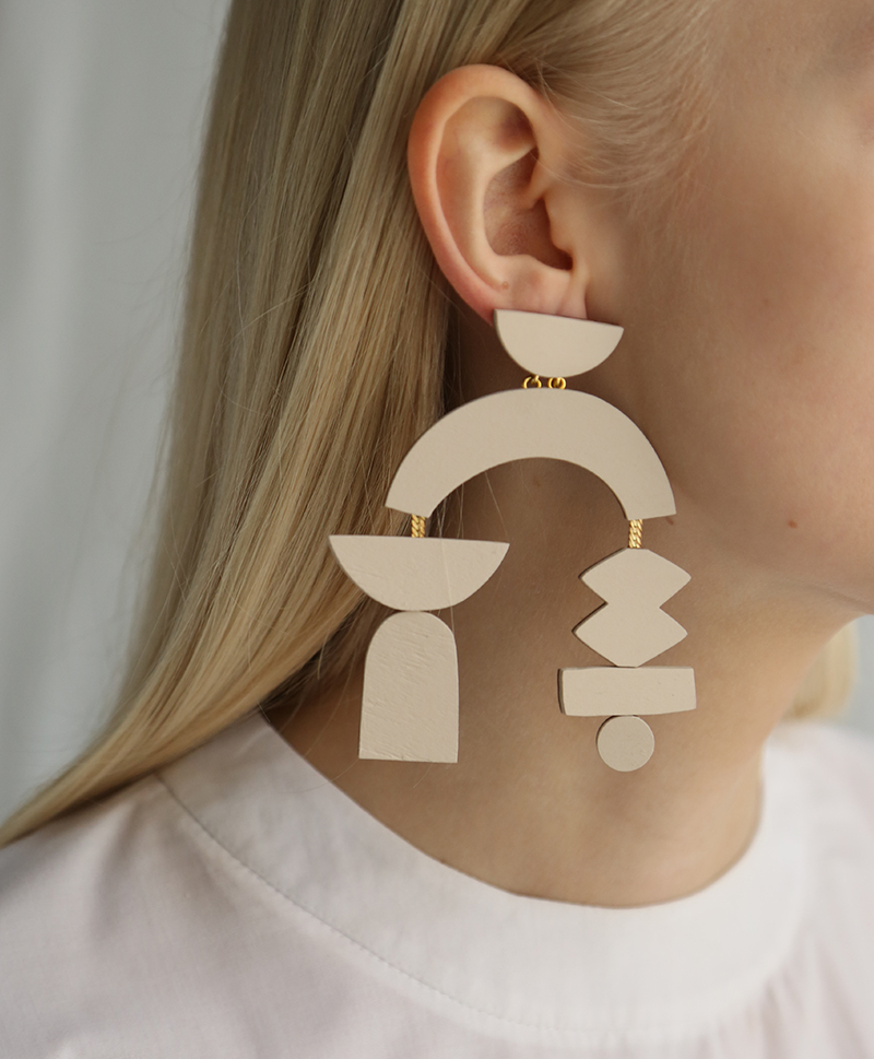 Серьги Silhouette Earrings Ecru