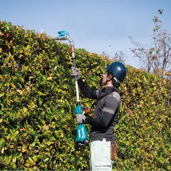 Аккумуляторный высоторез для живых изгородей Makita DUN500WZ