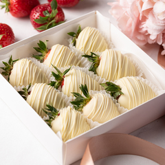Клубника в шоколаде White Classic (9 - 12 ягод)