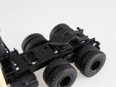 KRAZ-258 258B1 tractor 1:43 DeAgostini Auto Legends USSR Trucks #17