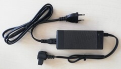 Компрессорный автохолодильник Mobile Comfort MCF-40 (12/24/220V)