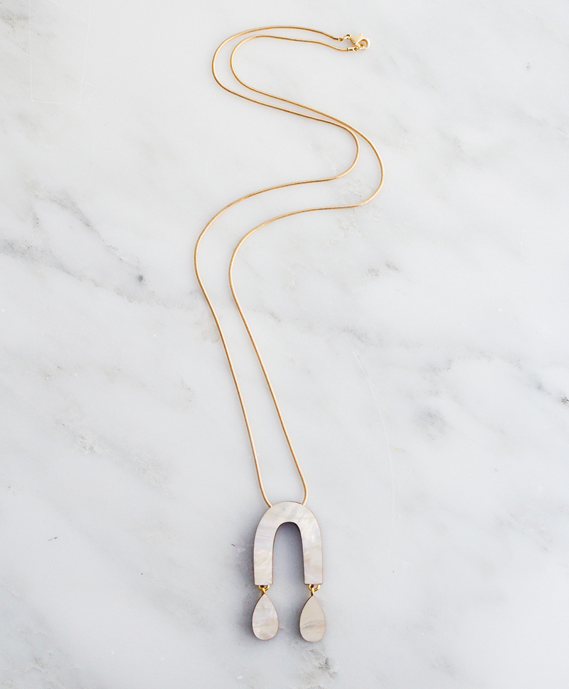 Подвеска Waterfall Arch Necklace Mother of Pearl