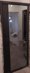 Входная металлическая дверь с зеркалом Бункер БН-05 Лофт графит зеркало фацет тонированное ФЛЗ-618 Кварц черный