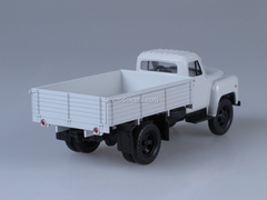 GAZ-52-84 white 1:43 Nash Avtoprom