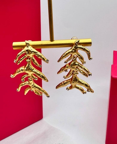 Длинные серьги в стиле Schiaparelli