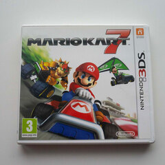 3 игры для Nintendo 3DS: Mario Kart 7, Monster Hunter 4 Ultimate, Super Mario 3D Land