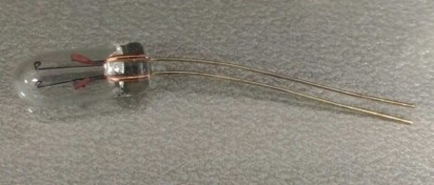 ЛАМПА КНОПКИ БЕСЦОКОЛЬНАЯ SCT T4