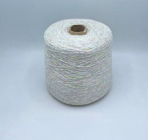 Бобинная пряжа (пр.Италия),art-Bottone 360м/100гр, 80% Хлопок, 26% Вискоза, 4%Полиэстер , цвет-Светло-серый с неоновым крапом. арт.30367