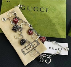kole-choker-s-podveskami-klubnikami-chernye-krasnye-style-by-gucci