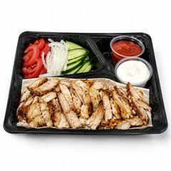 Шашлык курица на тарелке