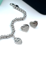 25305-sergi-gvozdiki-v-forme-serdca-return-to-love-heart-iz-serebra-bez-vstavok