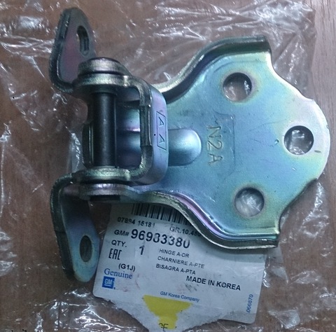 ПЕТЛЯ ДВЕРИ ПЕРЕДНЕЙ ПРАВОЙ ВЕРХНЯЯ, ЛЕВОЙ НИЖНЯЯ LACETTI, GENTRA (N2A) GM