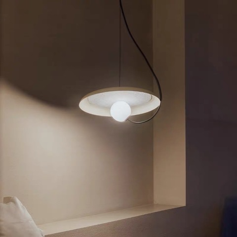 Люстра Magnetic Ball белая