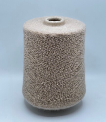 Industria Italiana (пр.Италия),art-Soleil 1250м/100гр,29% Мохер 28% Шерсть 41%Полиамид 2%Эластан, цвет-Бежевый+люрекс. арт-20359