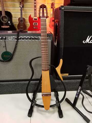 Yamaha SLG110N