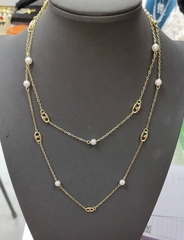 83165-kole-dolly-s-ovalnymi-podveskami-i-zhemchugom-v-stilistike-hermes