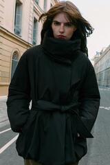 ZARA СТЕГАНЫЙ АНОРАК С РЕМНЕМ, ЧЕРНЫЙ