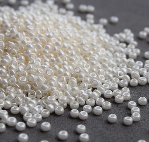 15/0 RR-0592 Бисер круглый Миюки Античная слоновая кость /Miyuki round 15/0 Ceylon antique ivory pearl