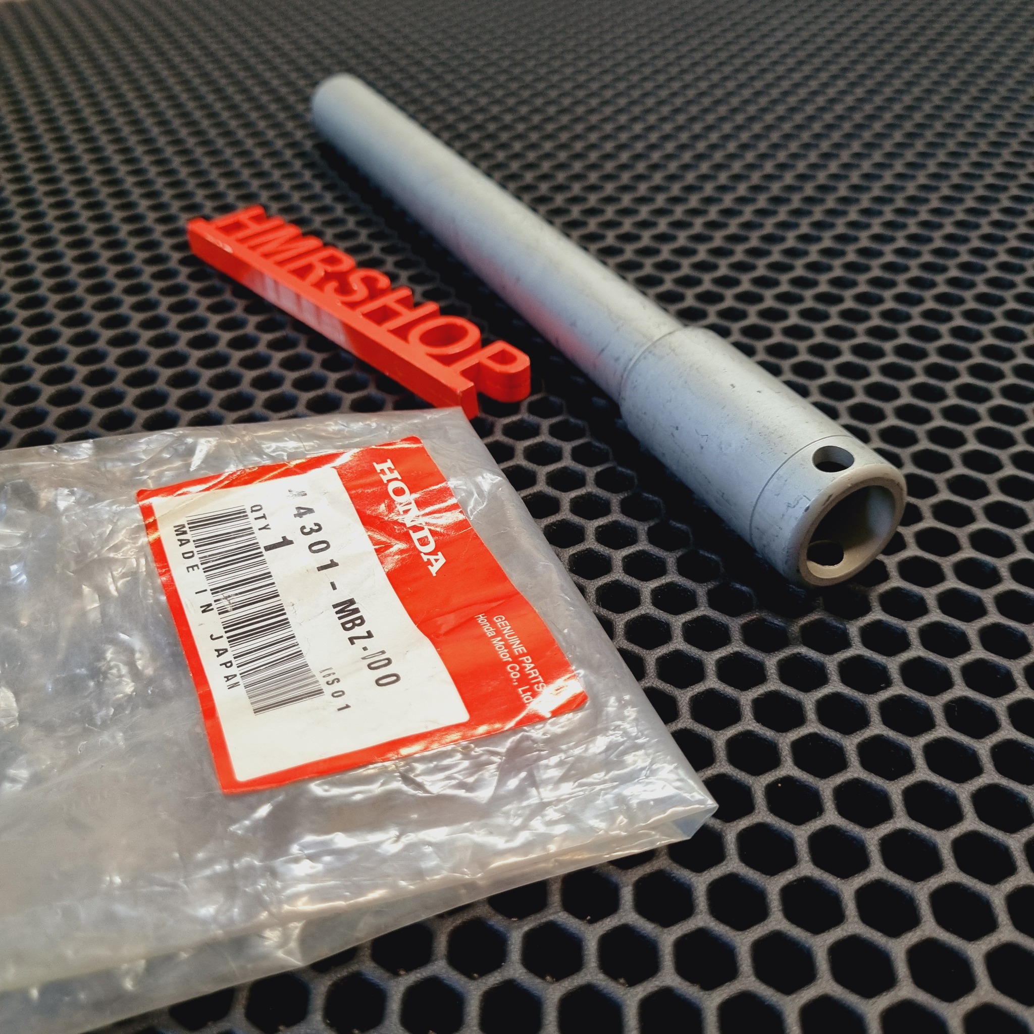 Honda Ось передняя CB 600 CBF 1000 CBF 600 VFR 800 44301-MBZ-D00