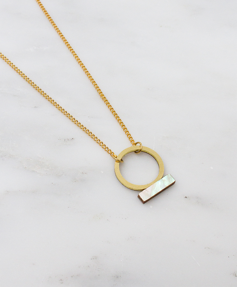 Loop-Necklace-Mother-of-Pearl1