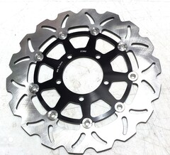 Диск тормозной передний лепестковый на TRIUMPH Daytona 675 / Street Triple 660, 675 / Thruxton 1200 / Bonneville 1200 / 2013-2026 г.в.