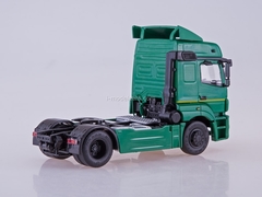 KAMAZ-5490 road tractor green 1:43 PAO KAMAZ