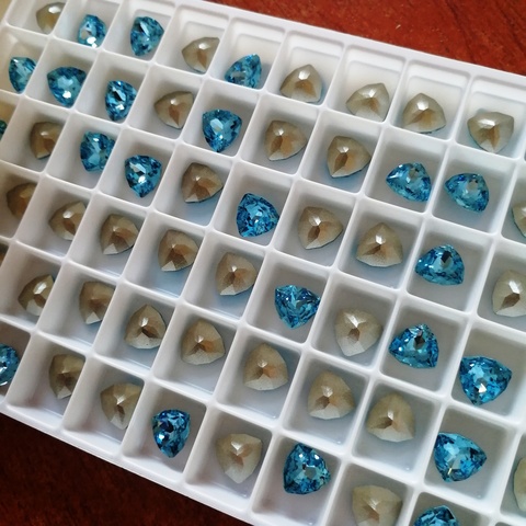 Trilliant 7 мм Аквамарин / Aquamarine. Swarovski 4706
