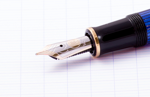 Ручка перьевая Pelikan Souverän® M400 Black and Blue GT, F (994939)