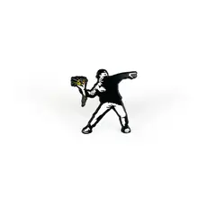 Пин Banksy - Flower Thrower