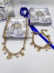 56433-braslet-cepochka-dior-s-podveskami-i-logotipom-cd