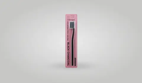 Зубная щетка с угольным напылением TRIMAY Black Charcoal Toothbrush