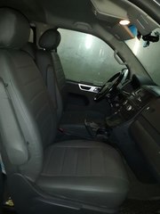 Чехлы на Volkswagen T5 микроавтобус Multivan / Caravelle / Transporter 2003–2009 г.в.