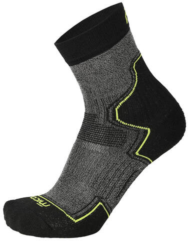 Носки средней высоты Mico Extra Dry Hike серые-черные
