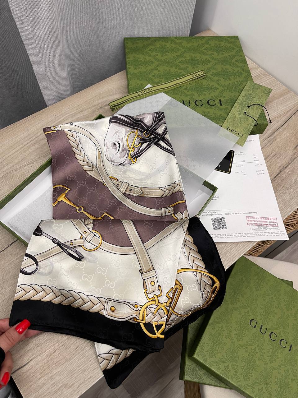 Коллекционный платок Gucci BP-46489 Коллекционный платок Gucci BP-46489