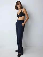 Бюстгальтер с мягкими чашками Triumph Modern Lace Cotton W02 | Черный