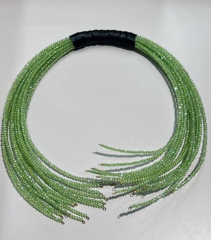 Колье ЛАПЫ многослойное из чешского гранёного бисера (АНАЛОГ SWAROVSKI)цвет нефрит