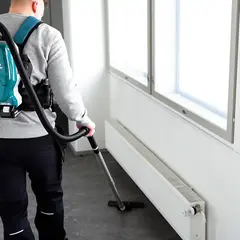 Аккумуляторный ранцевый пылесос Makita DVC261Z