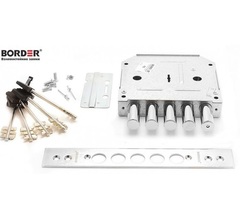 Входная дверь в квартиру с зеркалом Лабиринт Бетон (Beton)  зеркало Максимум белый софт