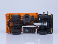 MAZ-5551 tipper later cabin 1988 high body yellow-orange AutoHistory 1:43