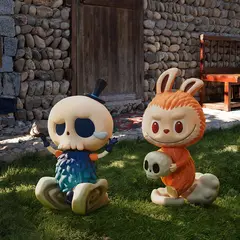 Случайная фигурка POP MART The Monsters Mischief Diary Series