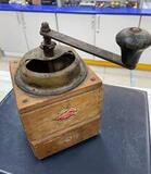 K15853 1930е Немецкая Ручная Кофемолка-Мельница, Leinbrock's Ideal, 12х12х19 см. Германия K15853 1930е Немецкая Ручная Кофемолка-Мельница, Leinbrock's Ideal, 12х12х19 см. Германия